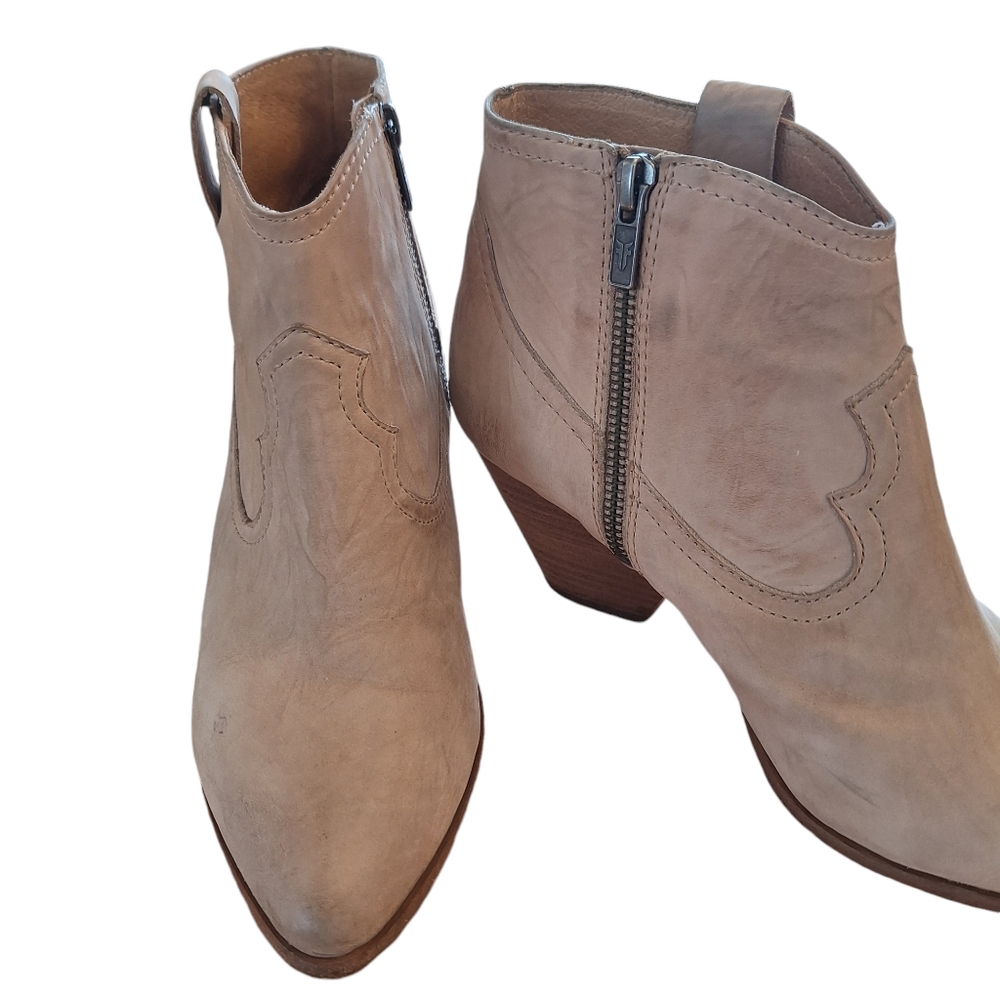 Frye Reina Sand Cream Leather Western Ankle Boots Booties Women's sz 8.5M - Picture 2 of 14